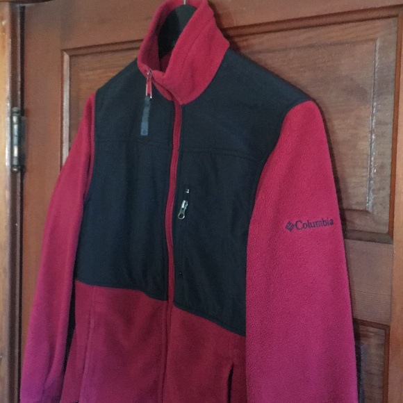 Columbia fleece in a dark berry red - Picture 2 of 7